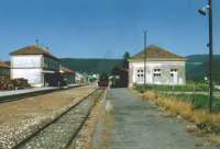 Notre train  l'arrive  Morteau ... qui a dit que cela ressemblait  une gare fantme ... vous verrez sur la page suivante que pour elle le temps s'est simplement arrt vers 1943
